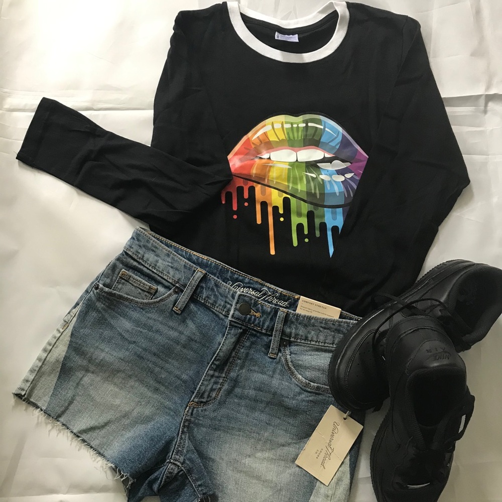 New Glam Lip Colors Long Sleeve T-shirt - Picture 2 of 3